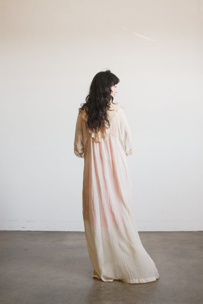 1900s Pistachio Silk Lace Collar Peignoir