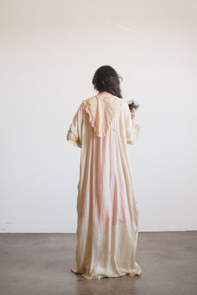 1900s Pistachio Silk Lace Collar Peignoir
