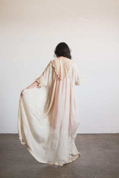 1900s Pistachio Silk Lace Collar Peignoir