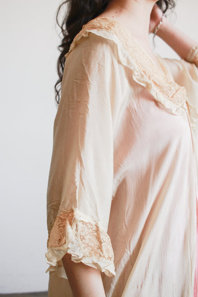 1900s Pistachio Silk Lace Collar Peignoir