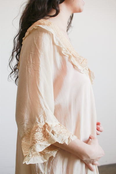 1900s Pistachio Silk Lace Collar Peignoir