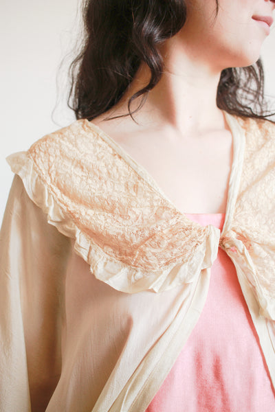 1900s Pistachio Silk Lace Collar Peignoir