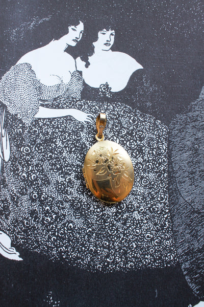 Vintage Gold Floral Motif Oval Locket Charm