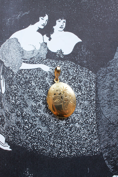 Vintage Gold Floral Motif Oval Locket Charm