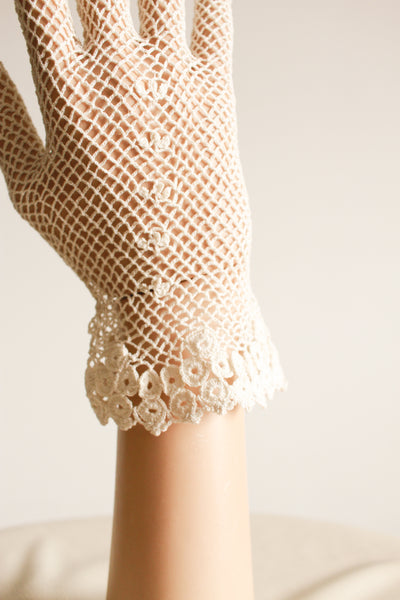 1930s Cream Crochet Knit Gloves