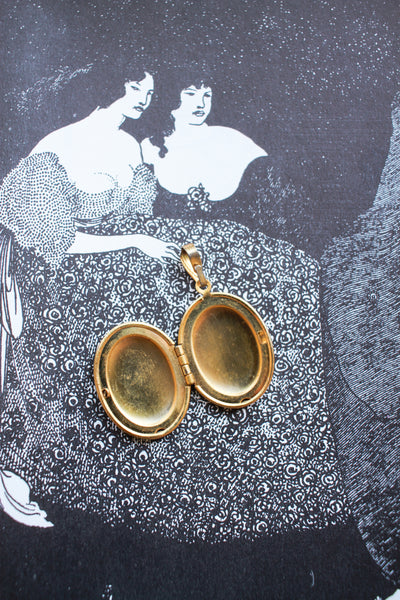 Vintage Gold Floral Motif Oval Locket Charm