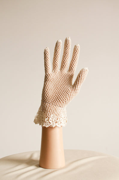 1930s Cream Crochet Knit Gloves