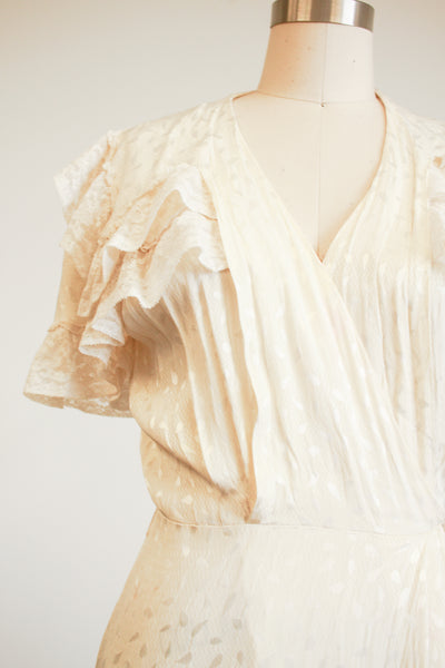 1940s Ivory Rayon Damask Lace Flutter Sleeve Dress