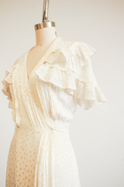 1940s Ivory Rayon Damask Lace Flutter Sleeve Dress