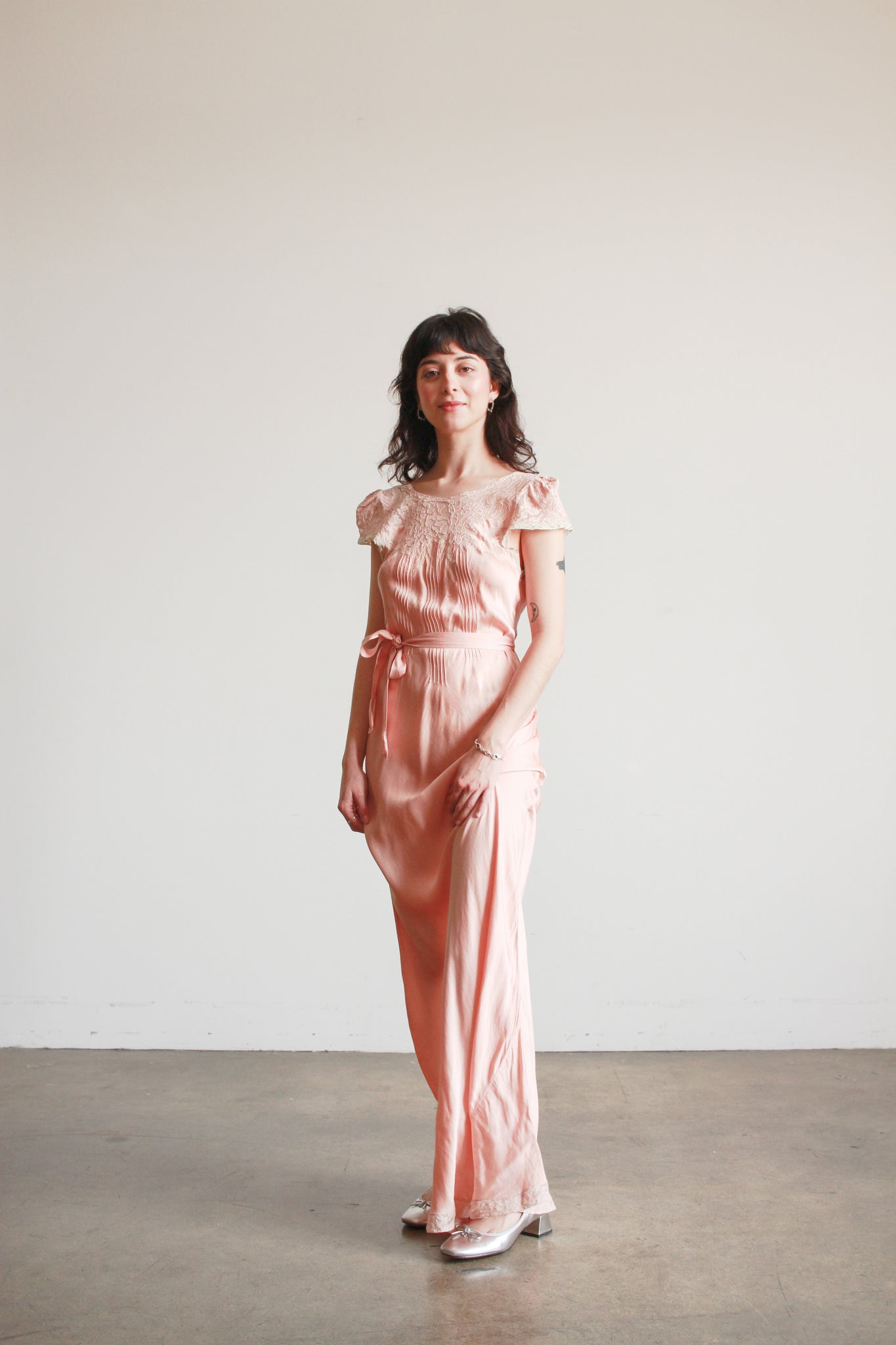 1930s Ballet Pink Silk Charmeuse Bias Cut Cap Sleeve Dress – Blossom Vintage