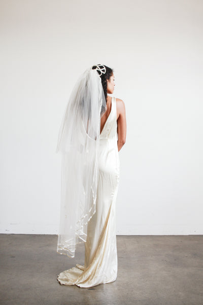 1960s Ivory Daisy Trimmed Veil