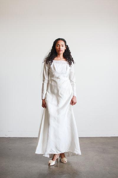 1960s Pearl White Empire Waist Lace Long Sleeve Dress