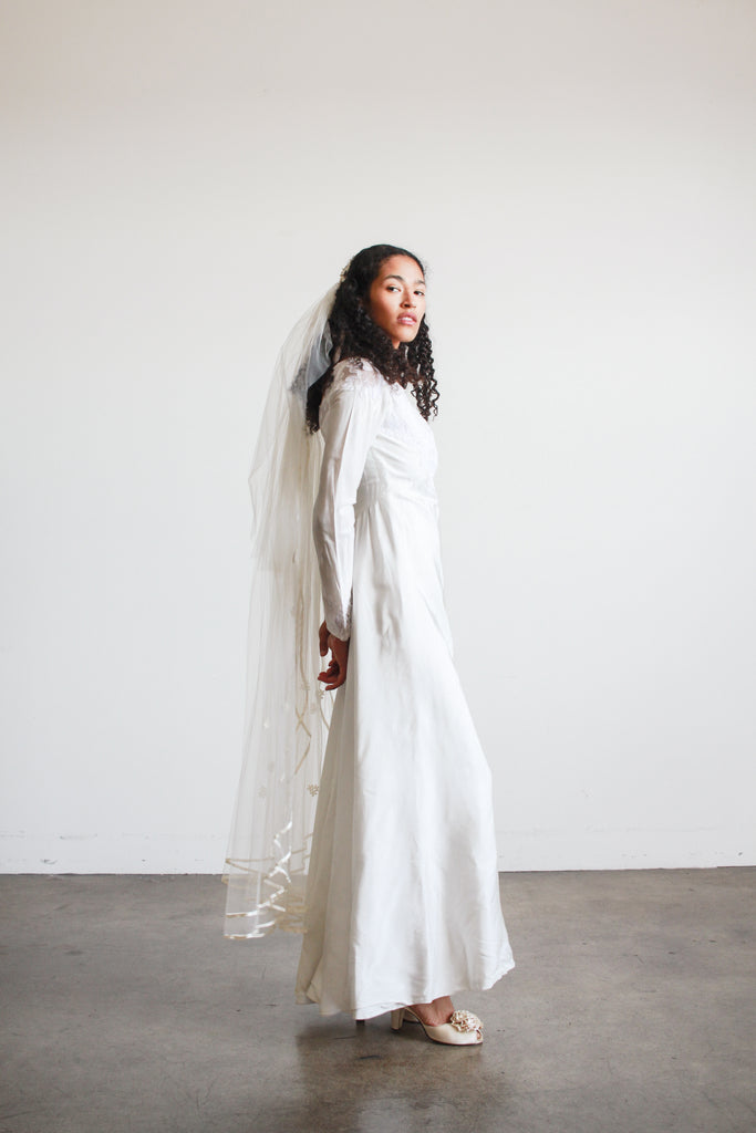 1960s Pearl White Empire Waist Lace Long Sleeve Dress