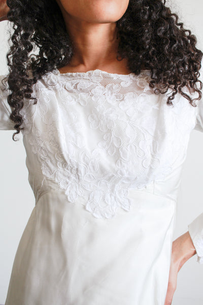 1960s Pearl White Empire Waist Lace Long Sleeve Dress
