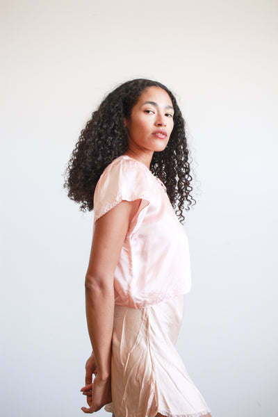 1940s Rose Rayon Bed Jacket