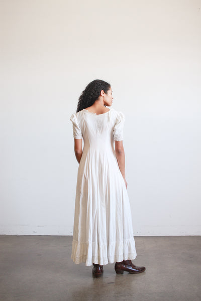 1950s Cotton Cream Puff Sleeve Buttoned Dress