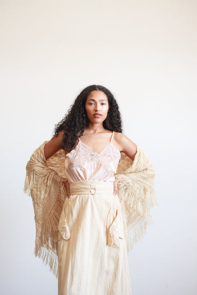 Antique Beige Handloomed Fringe Shawl
