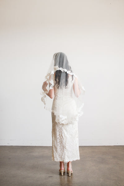1960s Ivory Lace Trimmed Veil
