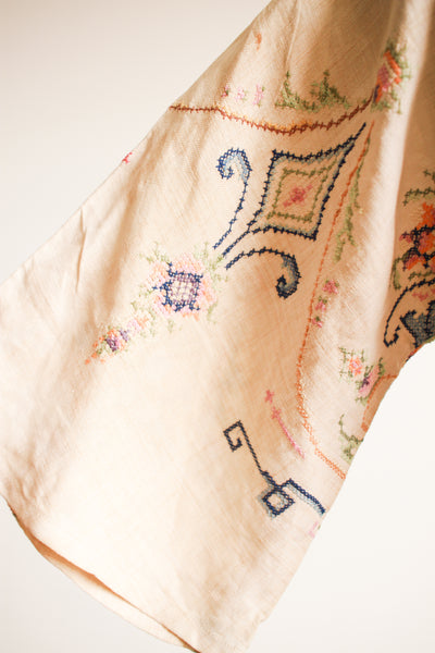 1940s Embroidered Tablecloth Wrap Blouse