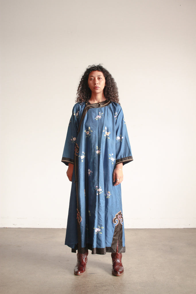 1920s Blue Silk Chinese Embroidered Robe Blossom Vintage 1920s Blue Silk Chinese Embroidered Robe Blossom Vintage