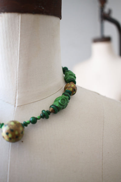 1940s Emerald Green Bakelite Beaded Necklace