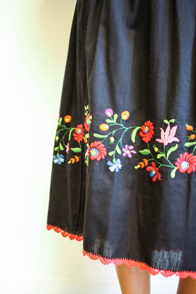 1970s Hungarian Gauzy Embroidered Set