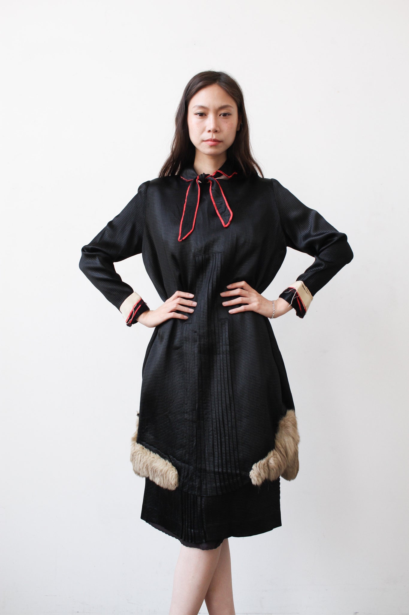 1920s Rare Black Silk Fur-Trim Dress Set 1920s Rare Black Silk Fur-Trim Dress Set