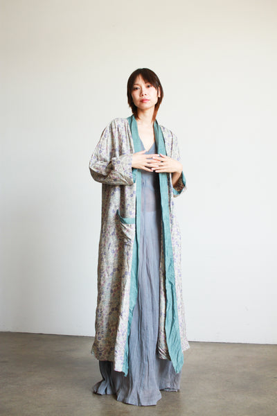 1920s Periwinkle Pongee Silk Liberty Print Robe