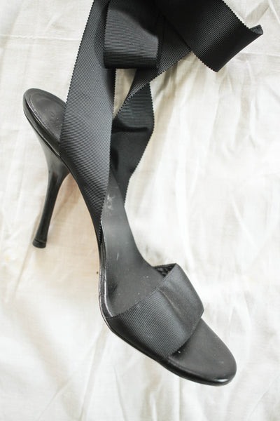 1990s Classic Black Gucci Tie Up Heels | 7