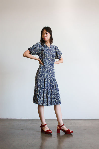 1940s Swirl Print Cap Sleeve Silk Dress