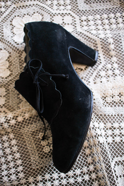1950s Black Suede Scalloped Booties | 8.5