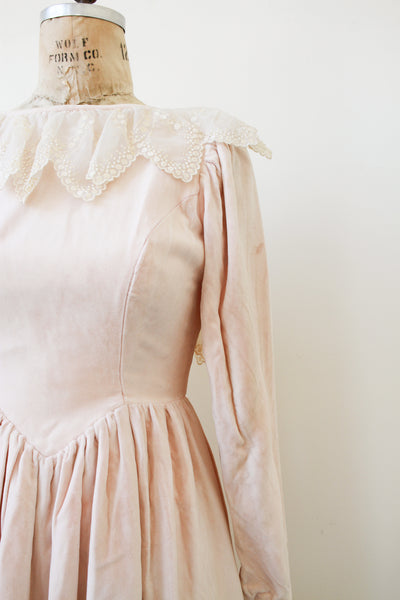 1950s Pale Pink Velvet Collared Dress