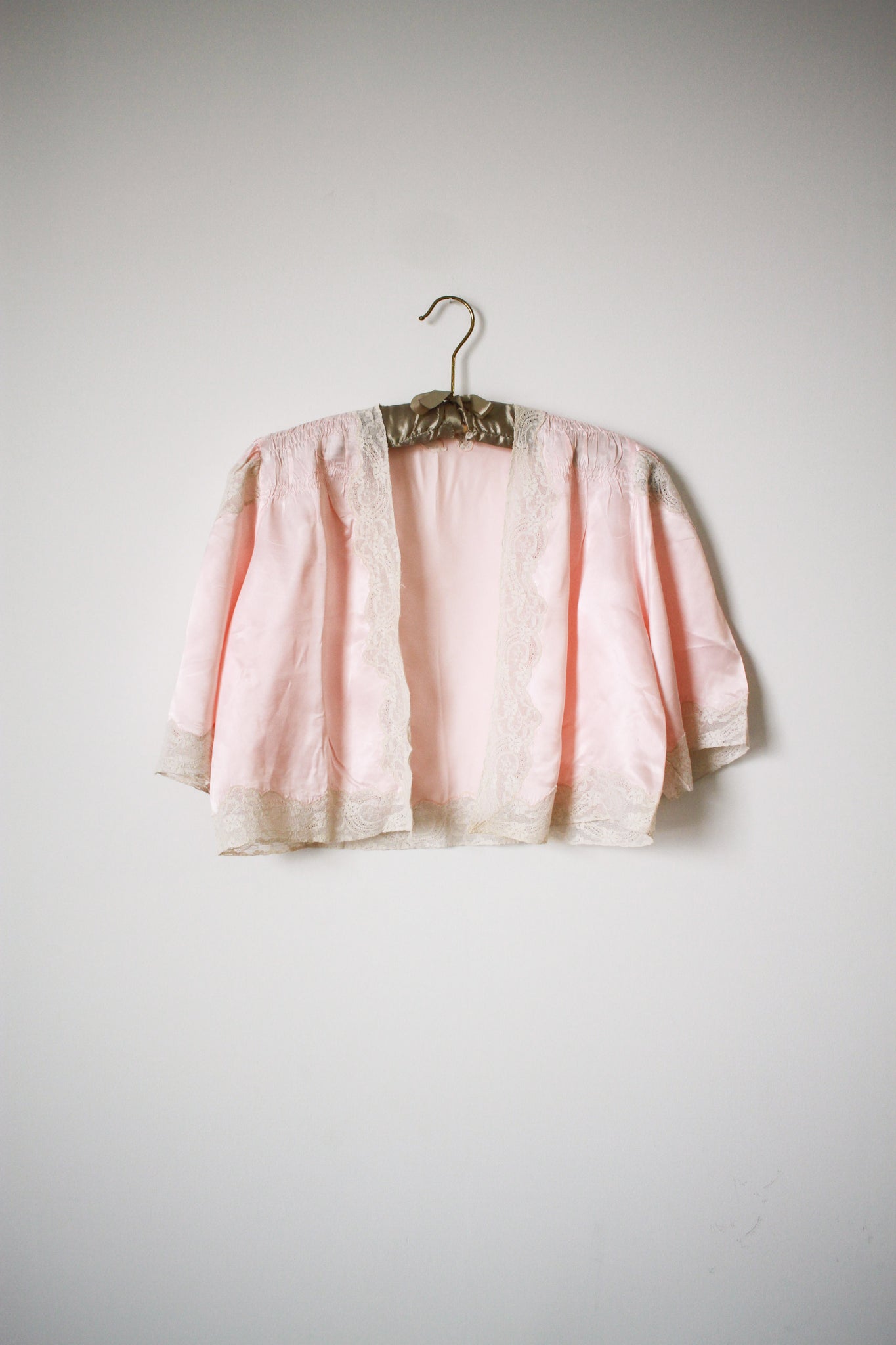 1940s Pink Satin Bed Jacket