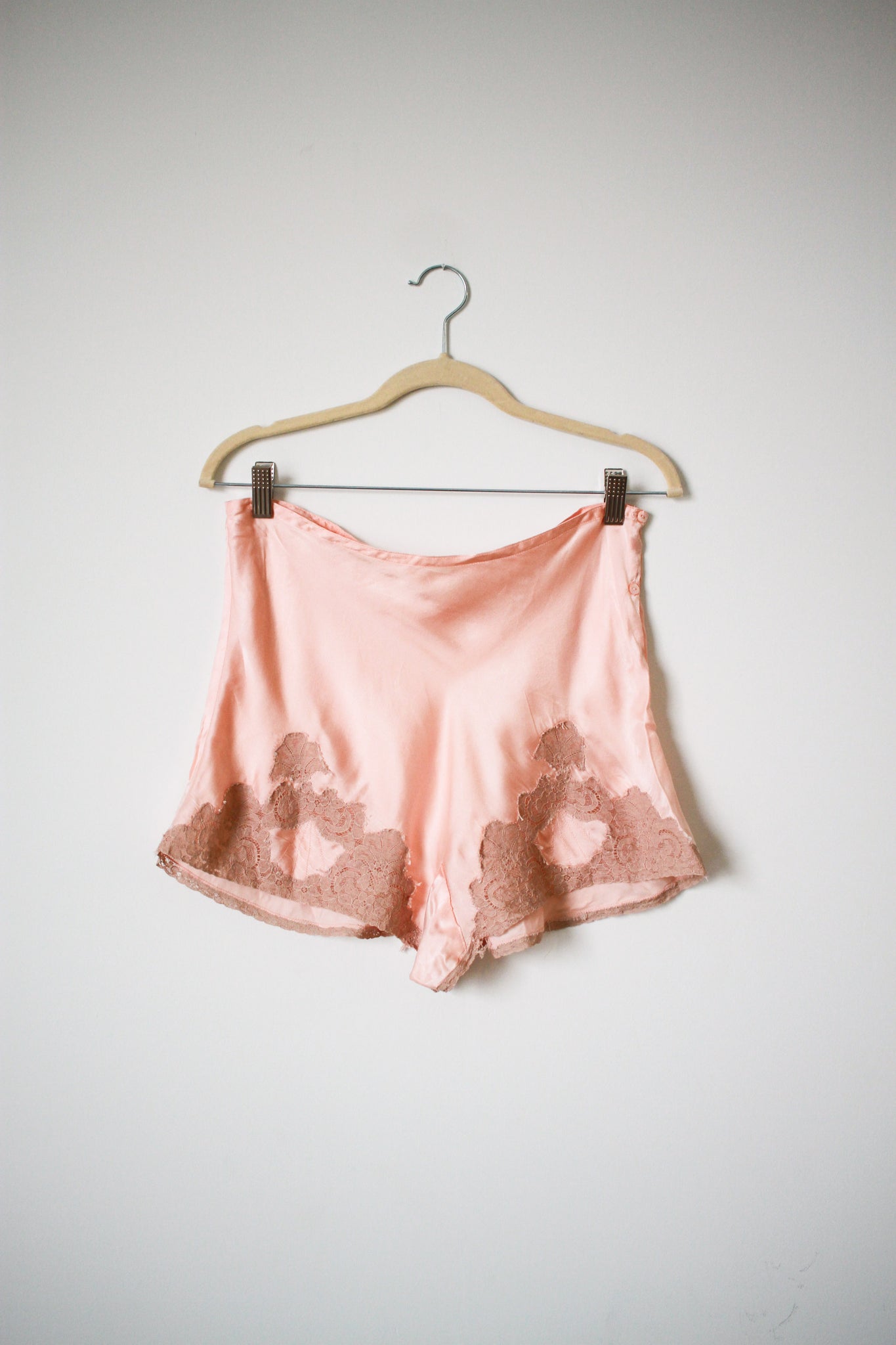 1940s Peach Satin Silk Tap Shorts