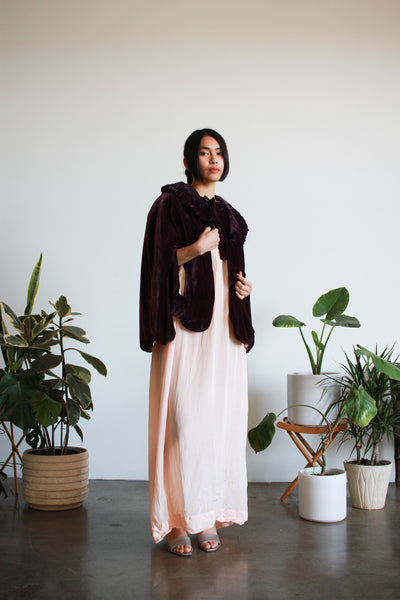 1920s Violet Velvet Scalloped Capelet