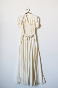 1940s White Taffeta Cap Sleeve Gown
